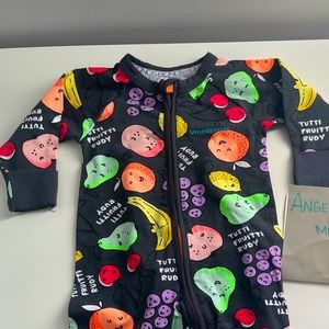 Bonds BNWOT size 00 (3-6 months)